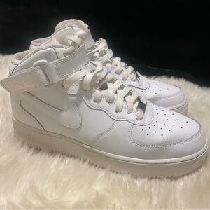 Nike White Mid Air Force 1